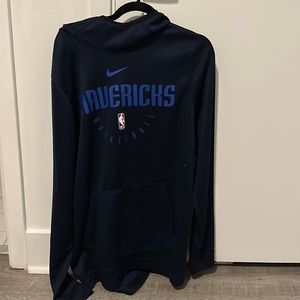 Dallas mavericks sweater, size LT